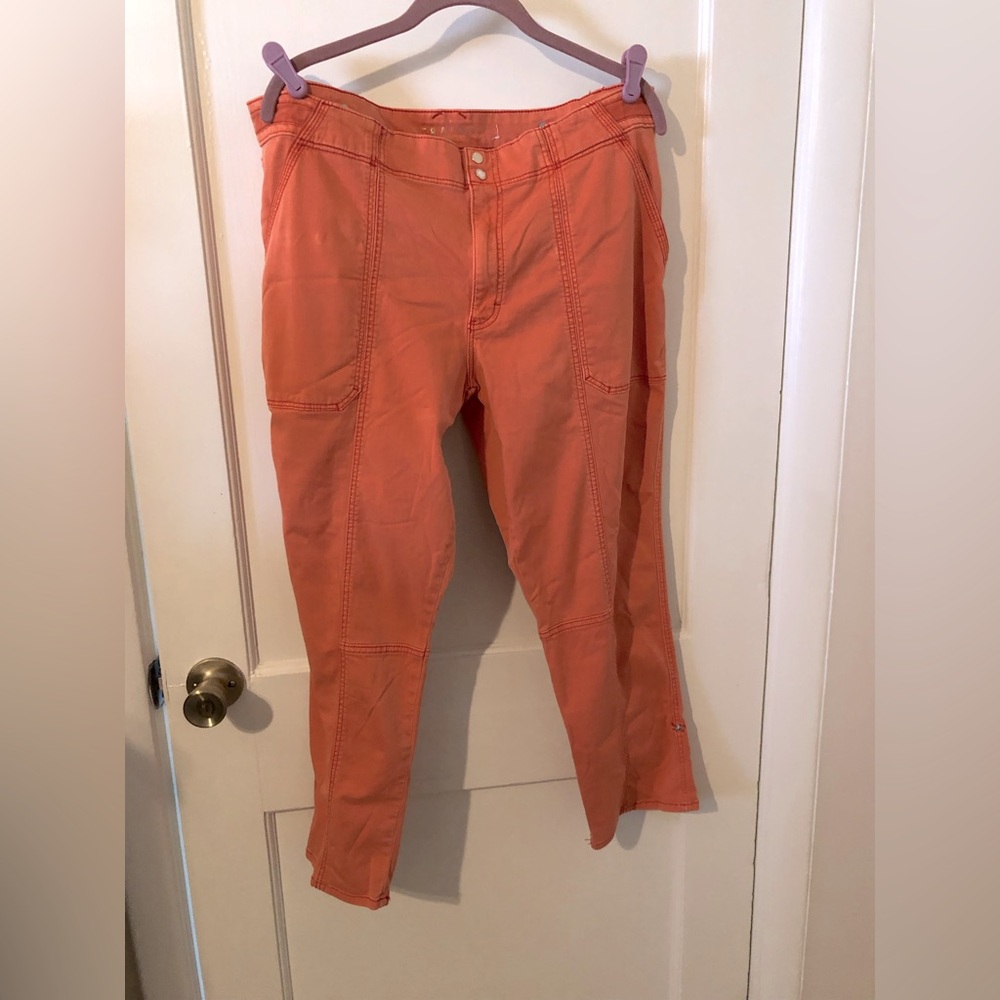 White House Black Market Mid-rise Pret-A-Pedi cropped Pants